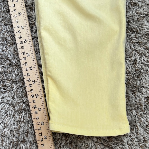 Like New! Hudson Jeans Nico Mid Rise Super Skinny Mellow Yellow Jeans in Size 30 - Picture 16 of 16